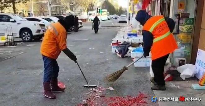 春节不停威廉希尔下载歇他们用坚守为城市 “梳妆”(图3)