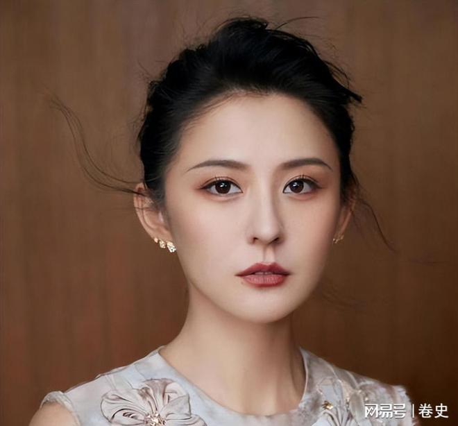 强悍的首位85后飞天视后未婚生女带娃拍戏颁奖礼上感谢月嫂(图4)