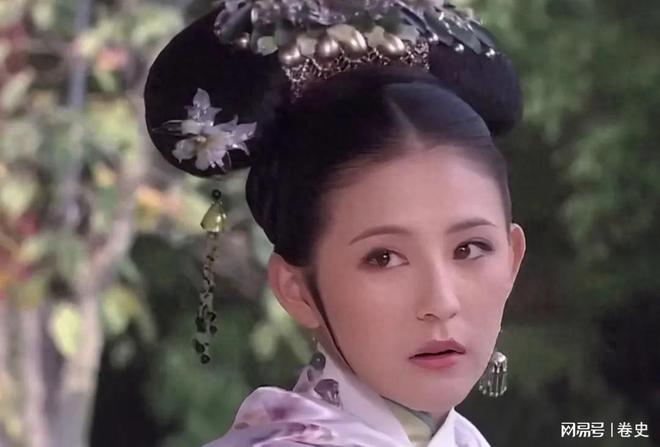 强悍的首位85后飞天视后未婚生女带娃拍戏颁奖礼上感谢月嫂(图1)
