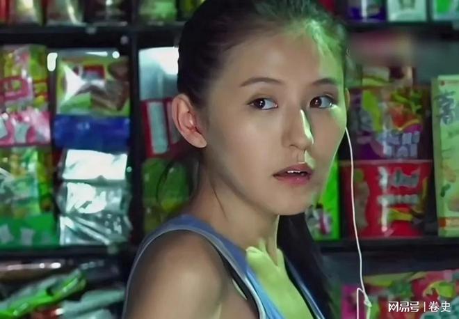 强悍的首位85后飞天视后未婚生女带娃拍戏颁奖礼上感谢月嫂(图2)