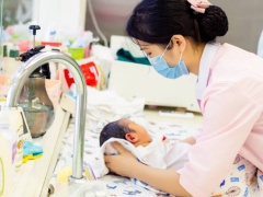 90威廉希尔入口后00后争当月嫂高薪职业背后的行业变革