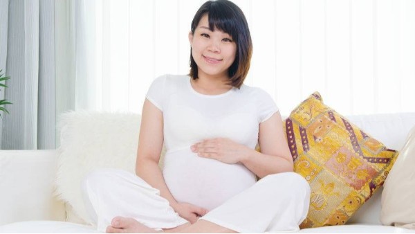 未婚未育小姐姐缘何争当月嫂？