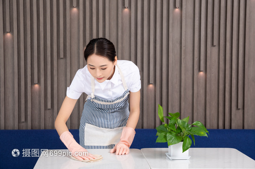 威廉希尔网址芮城县妇联举办巾帼家政进社区培训活动