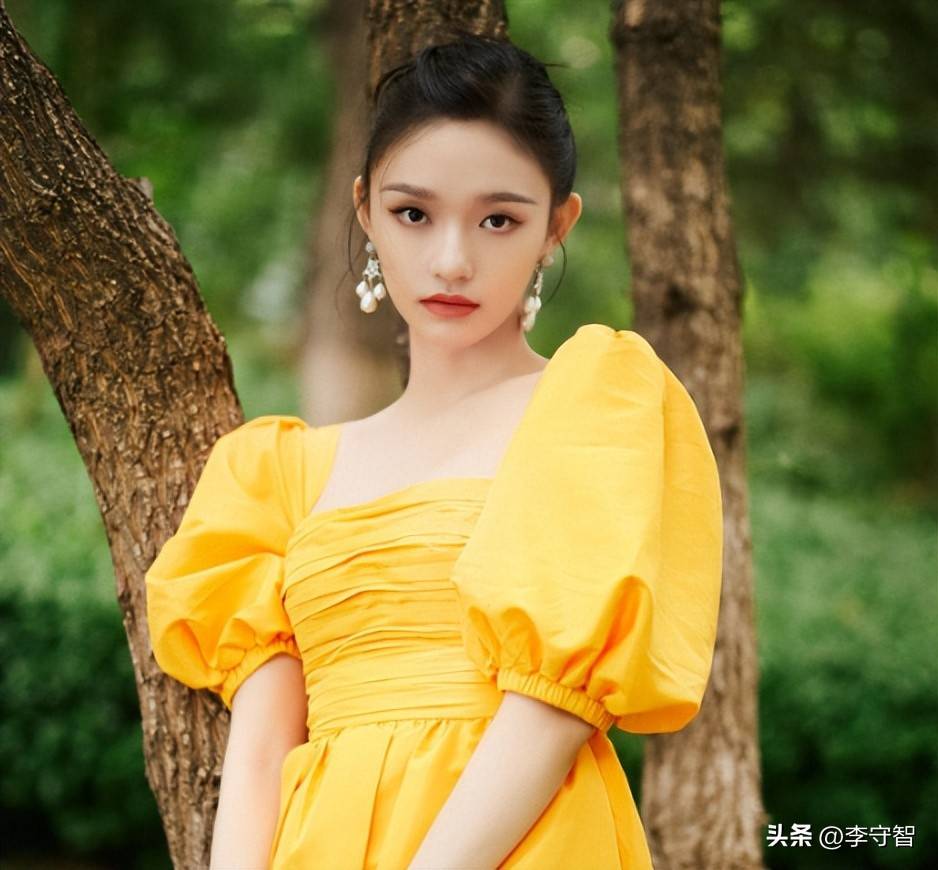 杨颖佟丽娅月嫂晒照林允生娃疑云引辟谣黄小蕾回应解释(图8)
