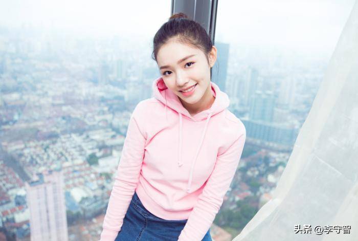 杨颖佟丽娅月嫂晒照林允生娃疑云引辟谣黄小蕾回应解释(图7)