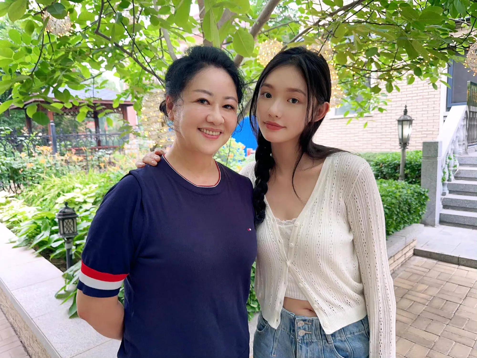 月嫂晒照引明星热搜林允愤怒回应职业生涯或遭影响(图8)