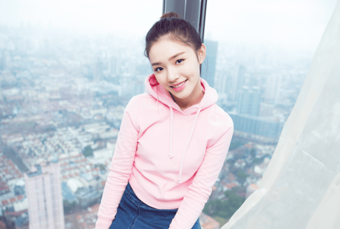 杨颖佟丽娅用过的月嫂晒照林允被怀疑生娃本人辟谣黄小蕾解释(图4)
