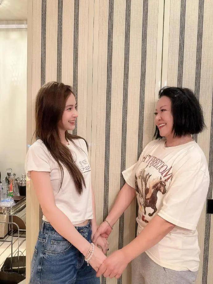 妖怪曝叶珂生了黄晓明二胎如愿得女疑似请了前妻的月嫂照顾(图13)